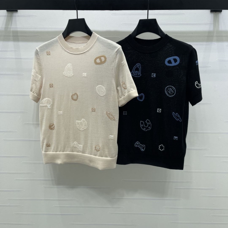 H**me5 sweaters